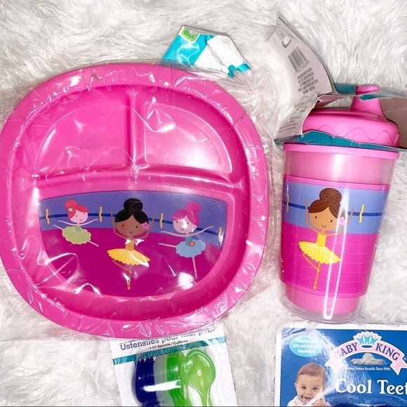 Lots of baby supplies - Picture 2 of 4